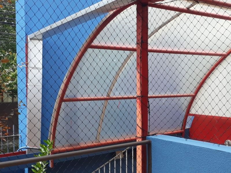 Rede para janelas de alta resistência em Cohatrac II, São Luís